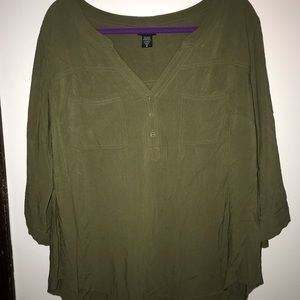 EUC 3/4 sleeve Torrid Blouse olive green size 2